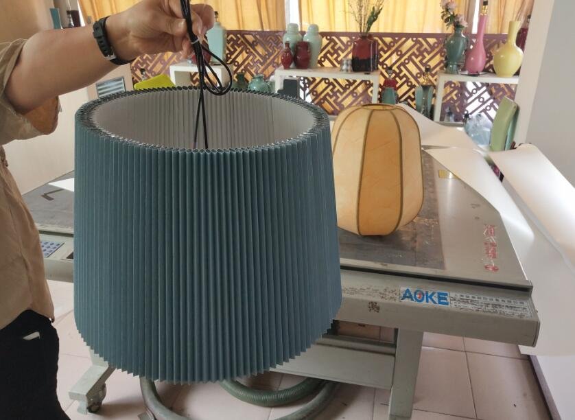 中国灯罩工厂制造的桩织物折叠褶皱纸织物灯罩 2022 新设计