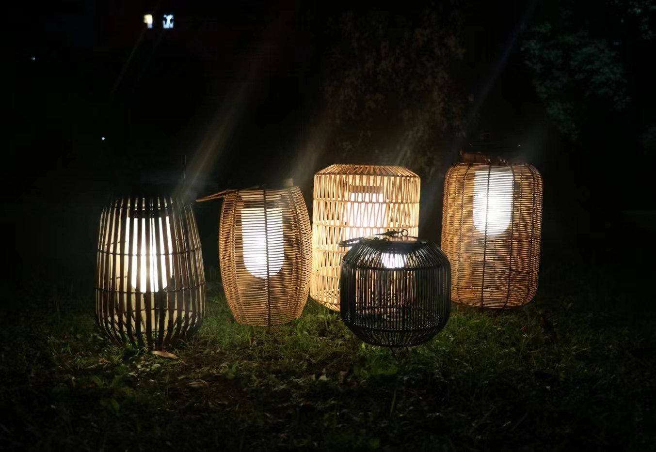 solar powered outdoor led table lamp family made in China by baboom and rattan material from MEGA factory